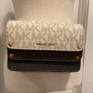 👝Michael Kors Belt Bag